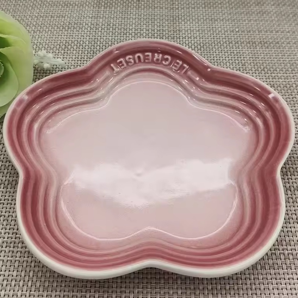 Le Creuset Stoneware Flower Petal Scalloped Trinket Dish Plate Tray